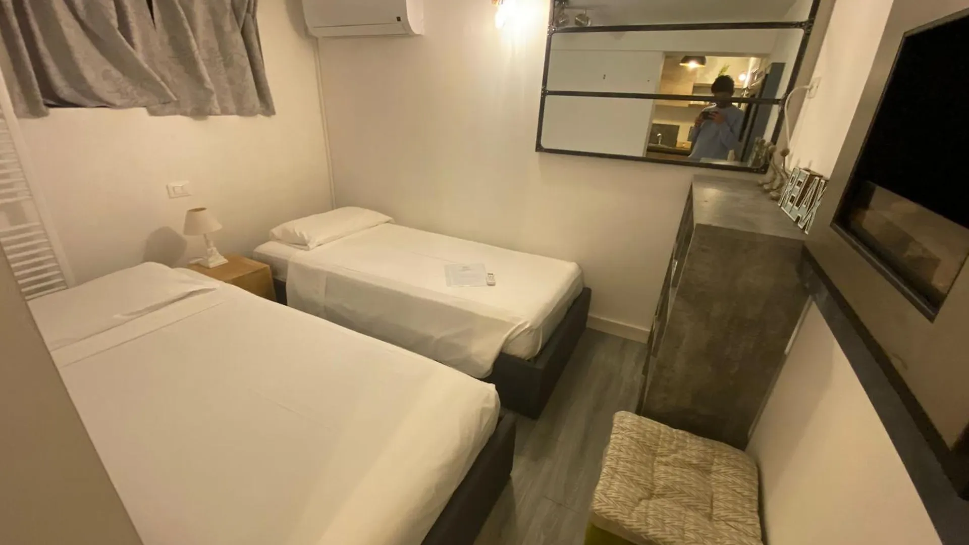 Double A Guest House Местре