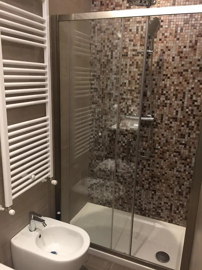 Double A Guest House Местре Италия