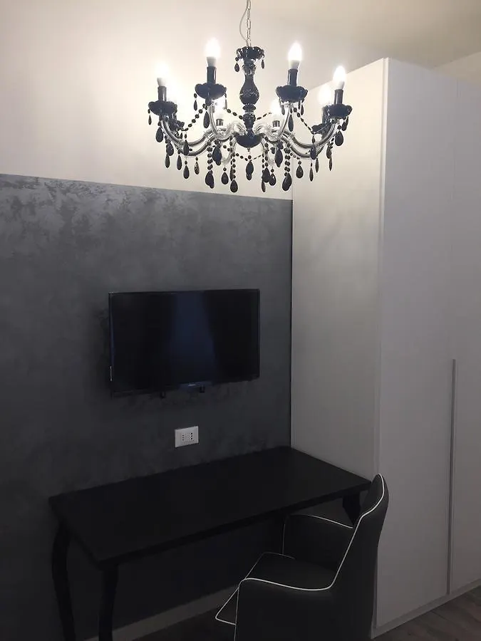 Double A Guest House Местре