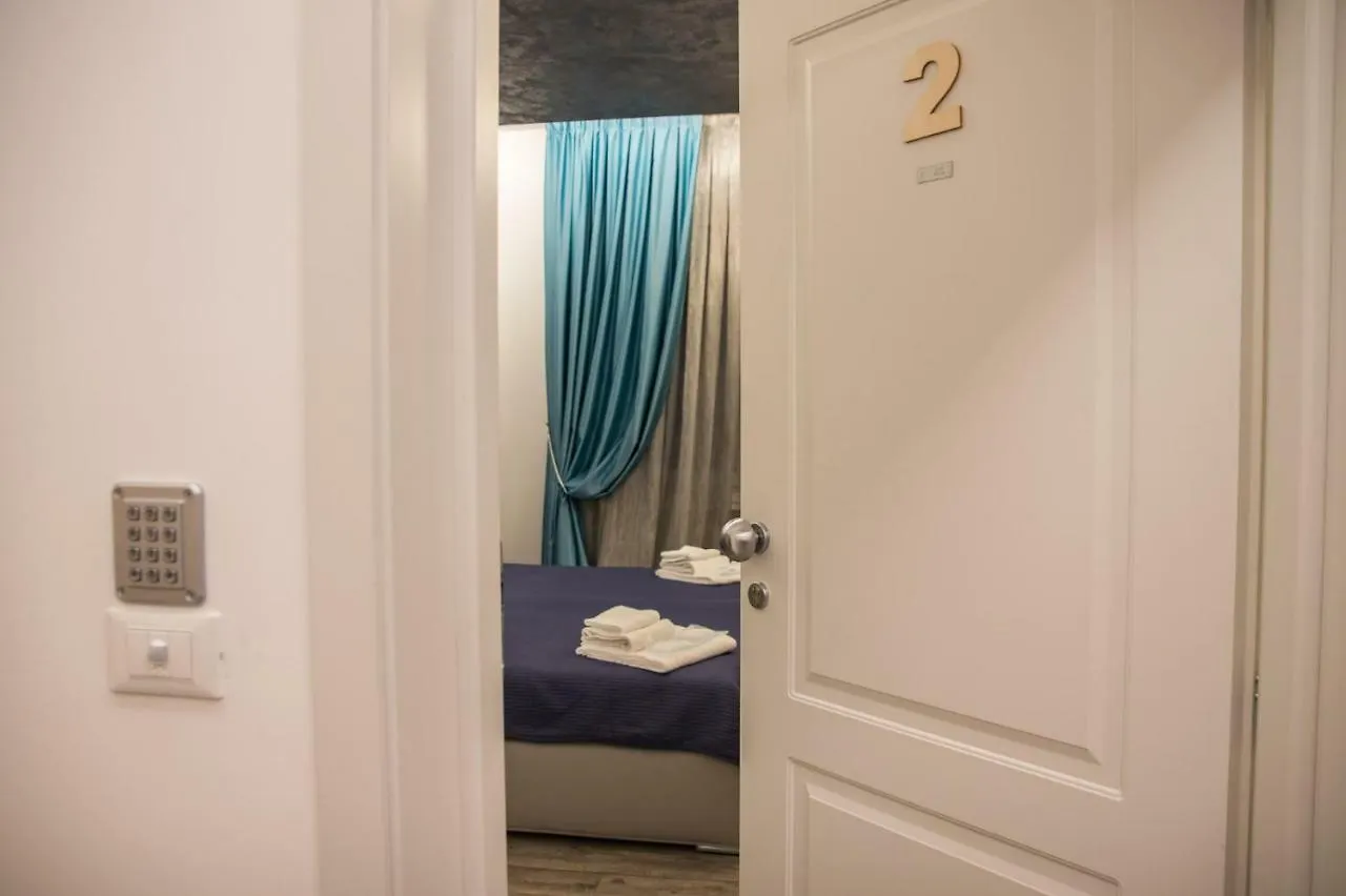 Double A Guest House Местре
