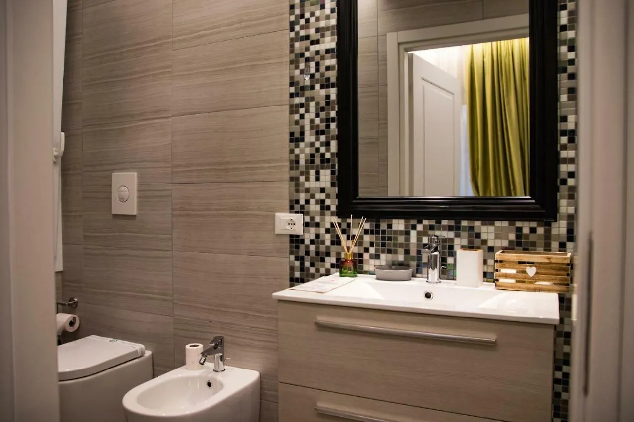 Double A Guest House Местре