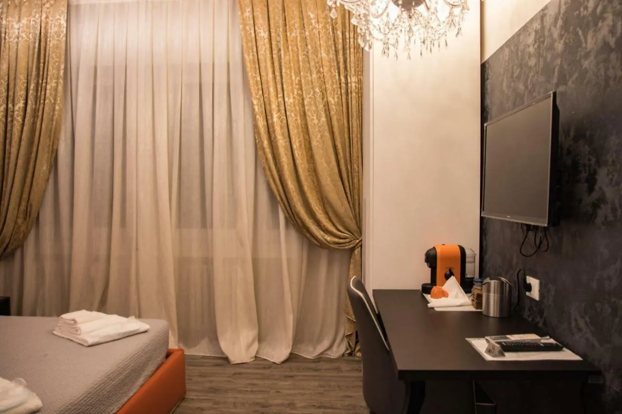 Double A Guest House Местре