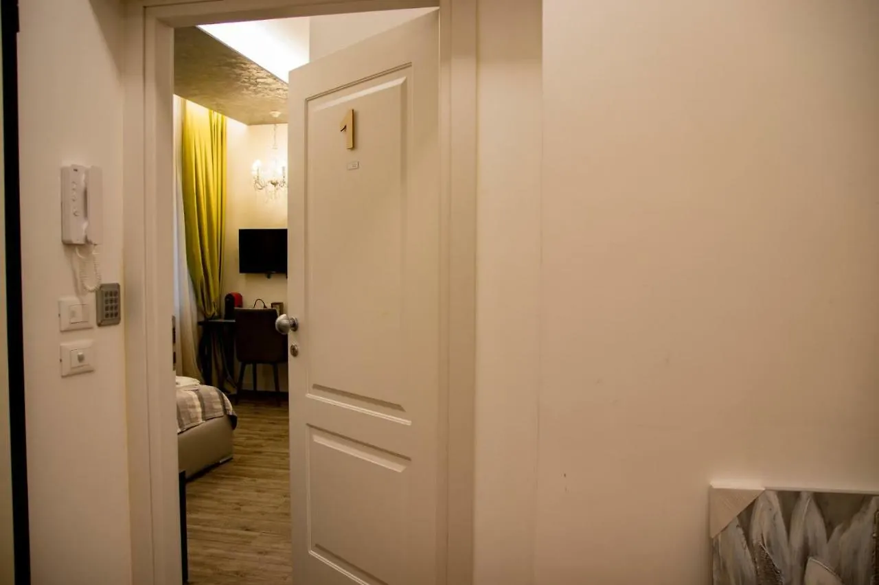 Double A Guest House Местре