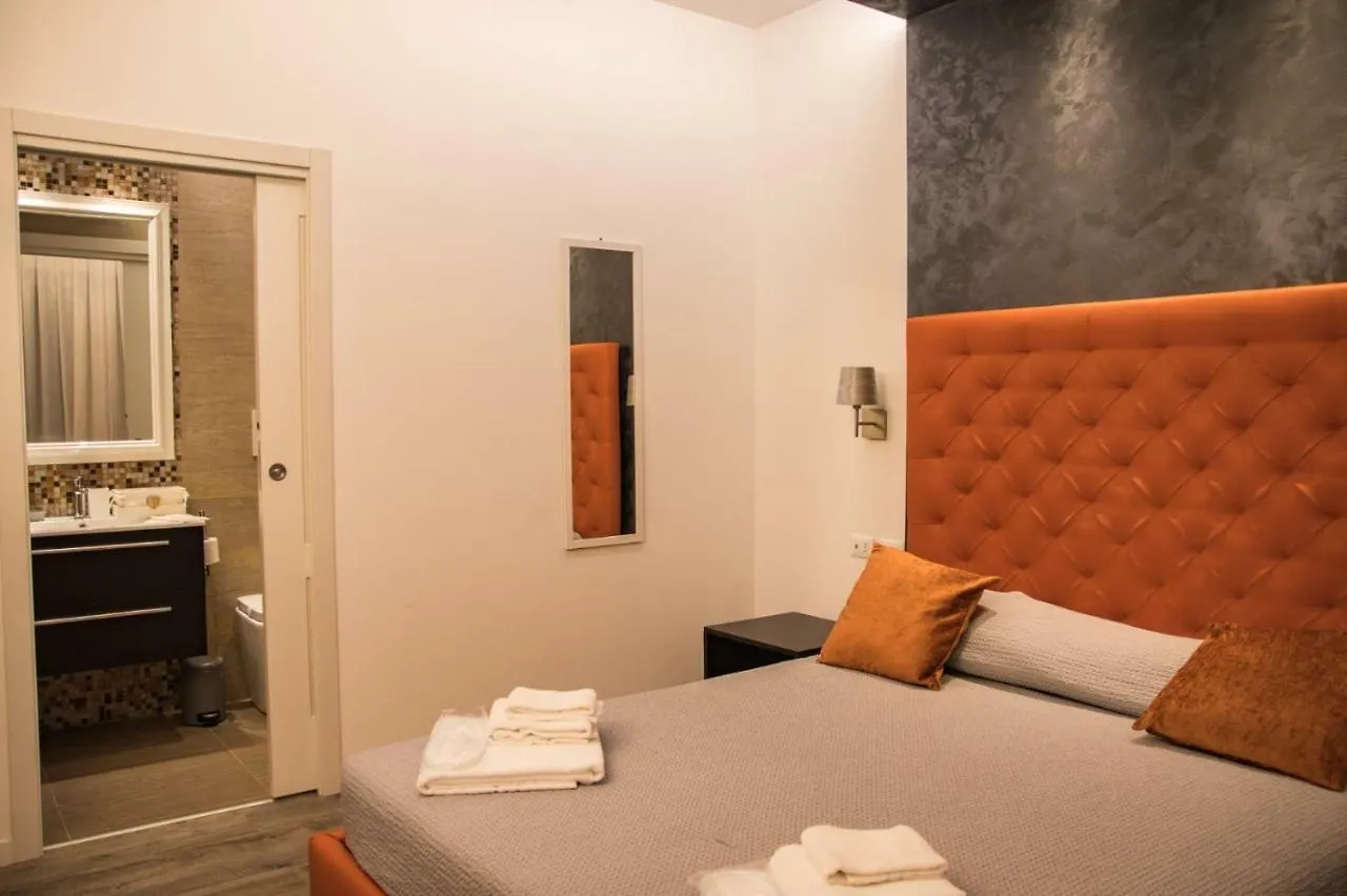 Double A Guest House Местре 0*,