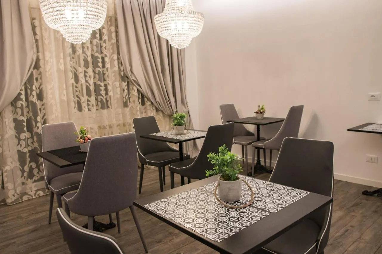 Double A Guest House Местре